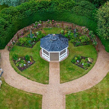 Hartsfield Manor Hotel Доркинг Екстериор снимка