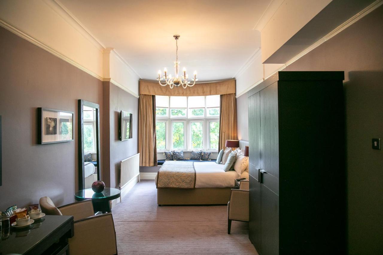 Hartsfield Manor Hotel Доркинг Екстериор снимка
