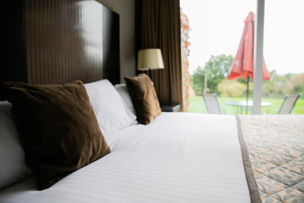Hartsfield Manor Hotel Доркинг Екстериор снимка