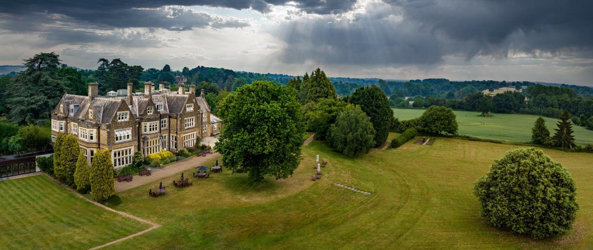 Hartsfield Manor Hotel Доркинг Екстериор снимка