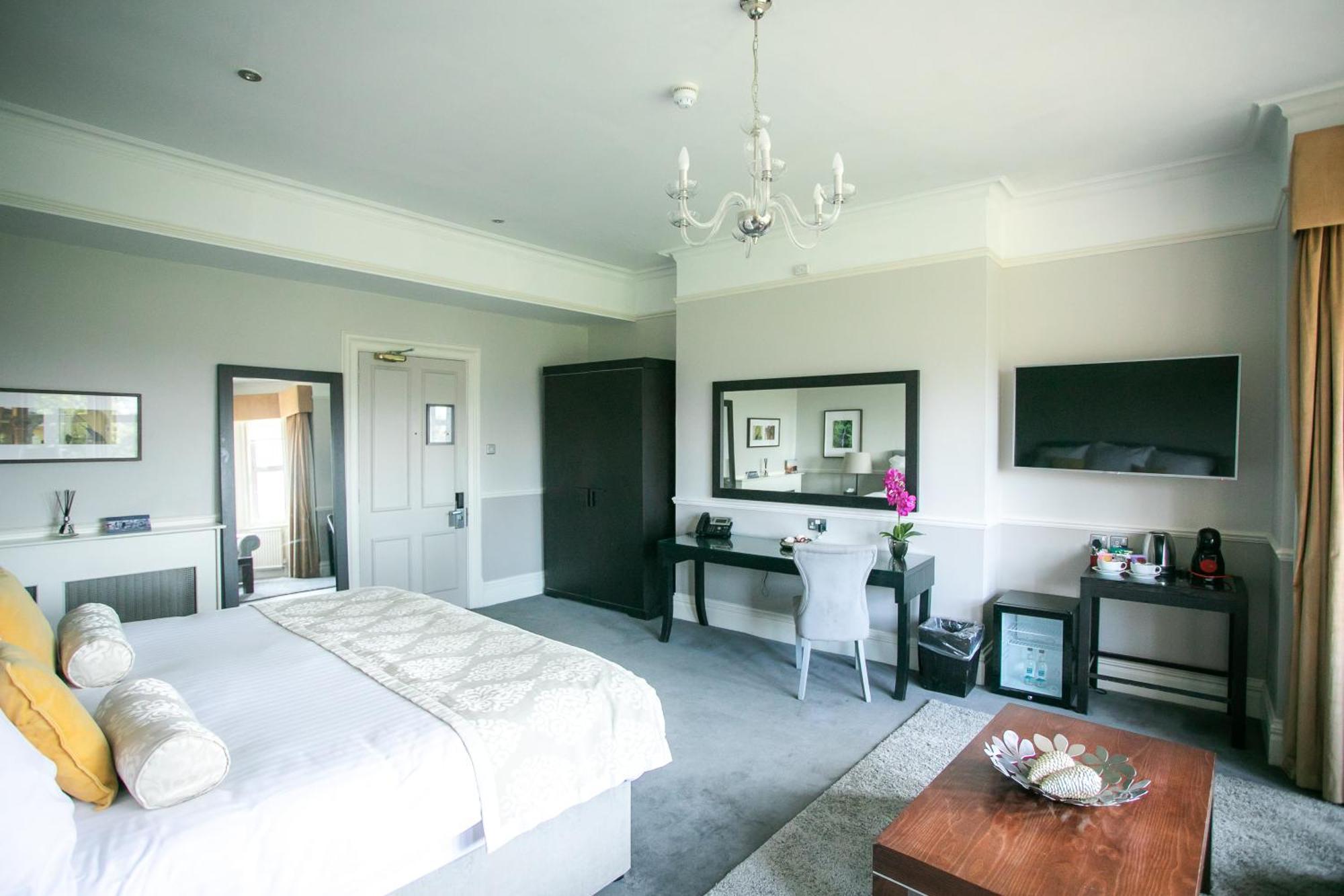 Hartsfield Manor Hotel Доркинг Стая снимка