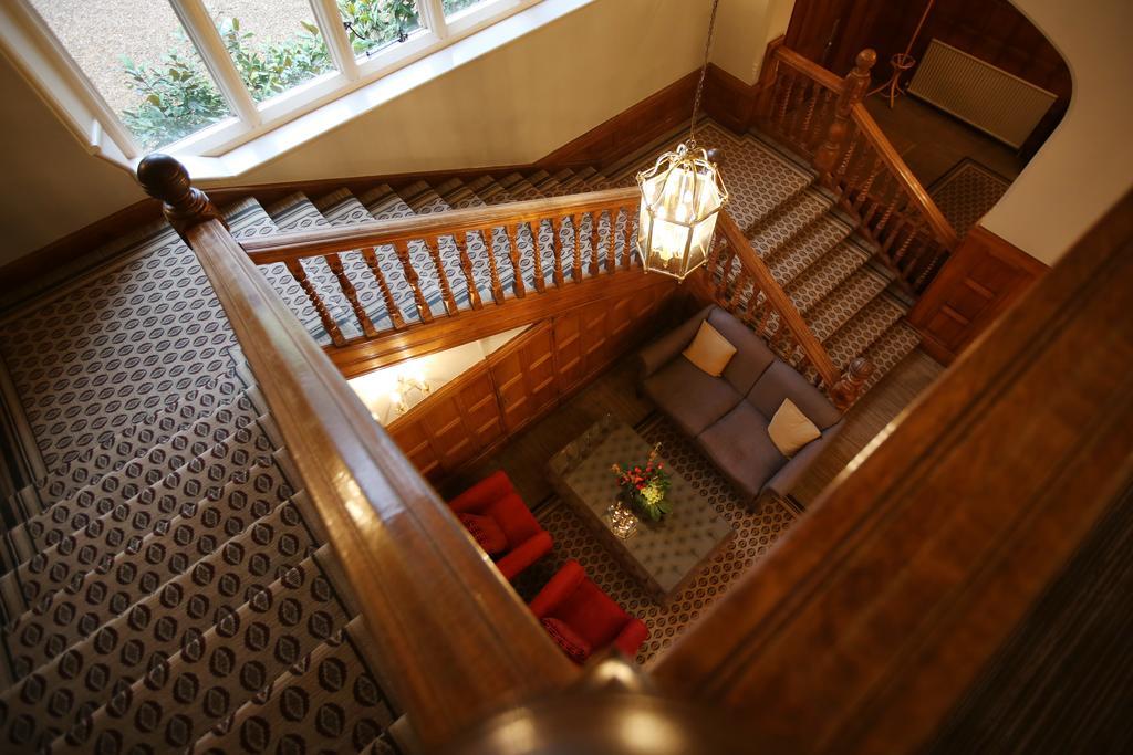 Hartsfield Manor Hotel Доркинг Екстериор снимка