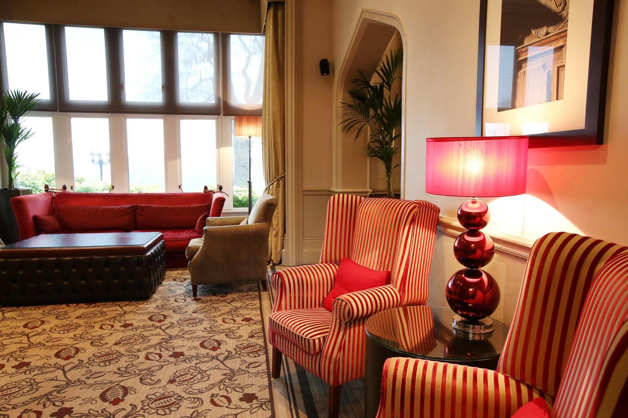 Hartsfield Manor Hotel Доркинг Екстериор снимка