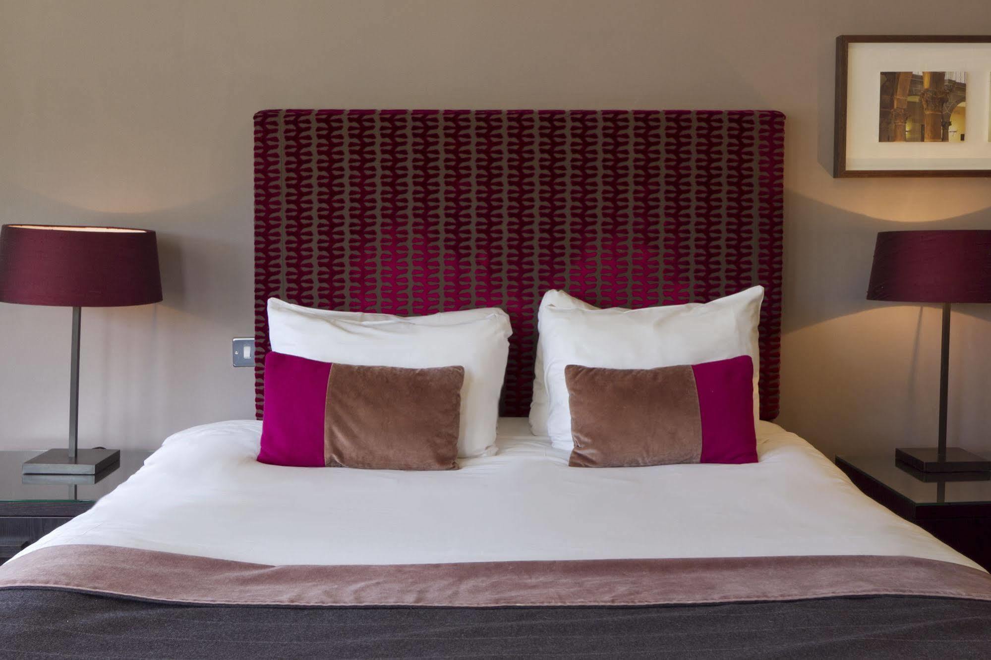Hartsfield Manor Hotel Доркинг Екстериор снимка