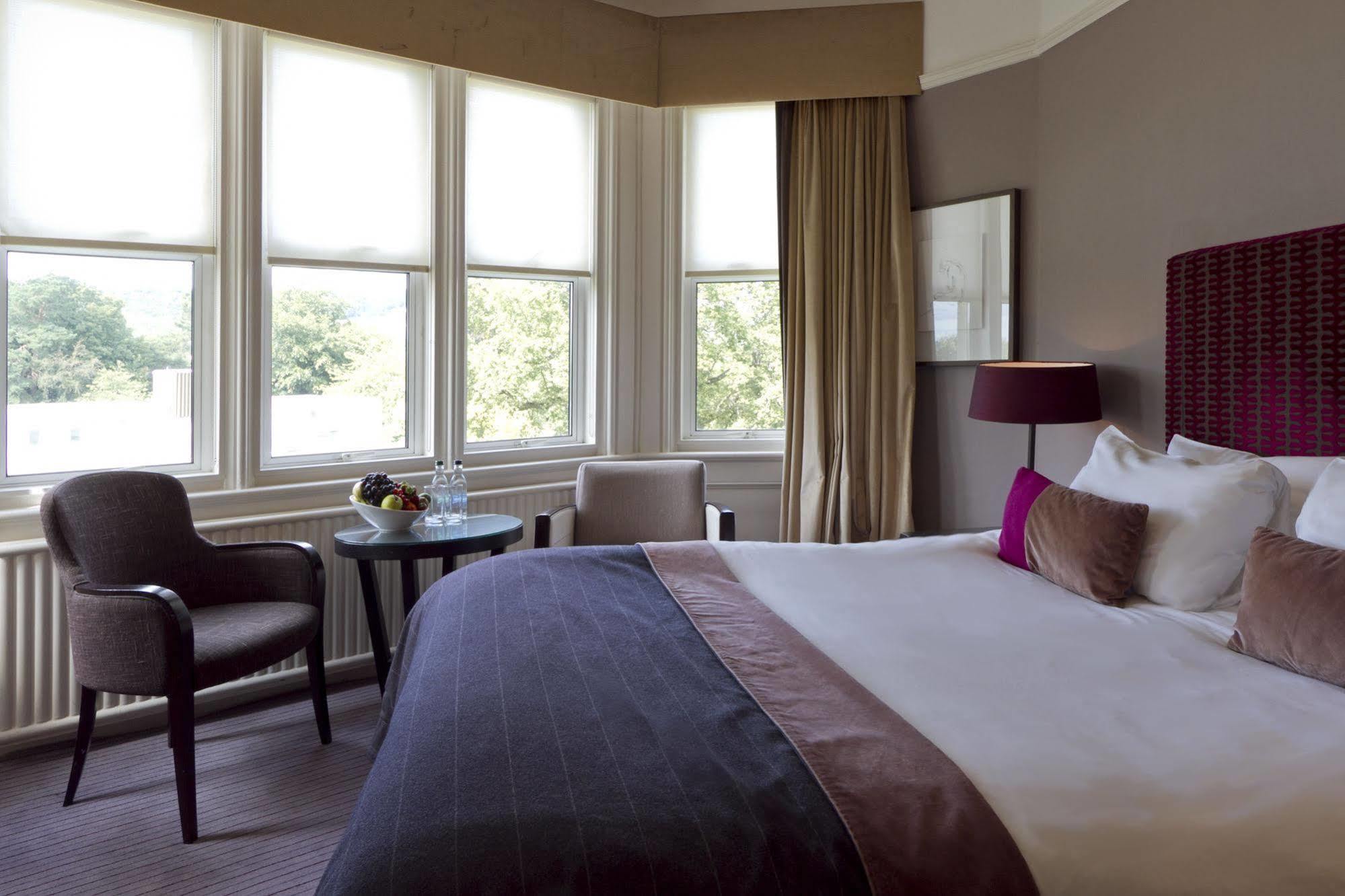 Hartsfield Manor Hotel Доркинг Екстериор снимка