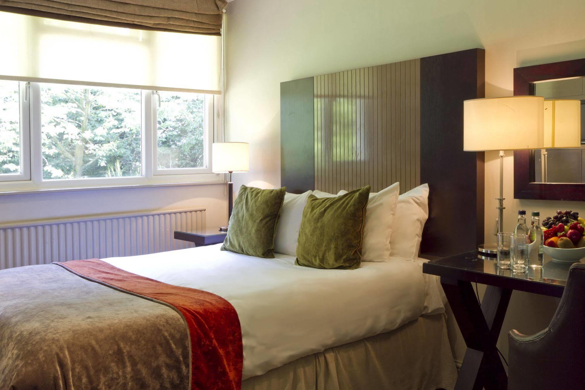 Hartsfield Manor Hotel Доркинг Екстериор снимка