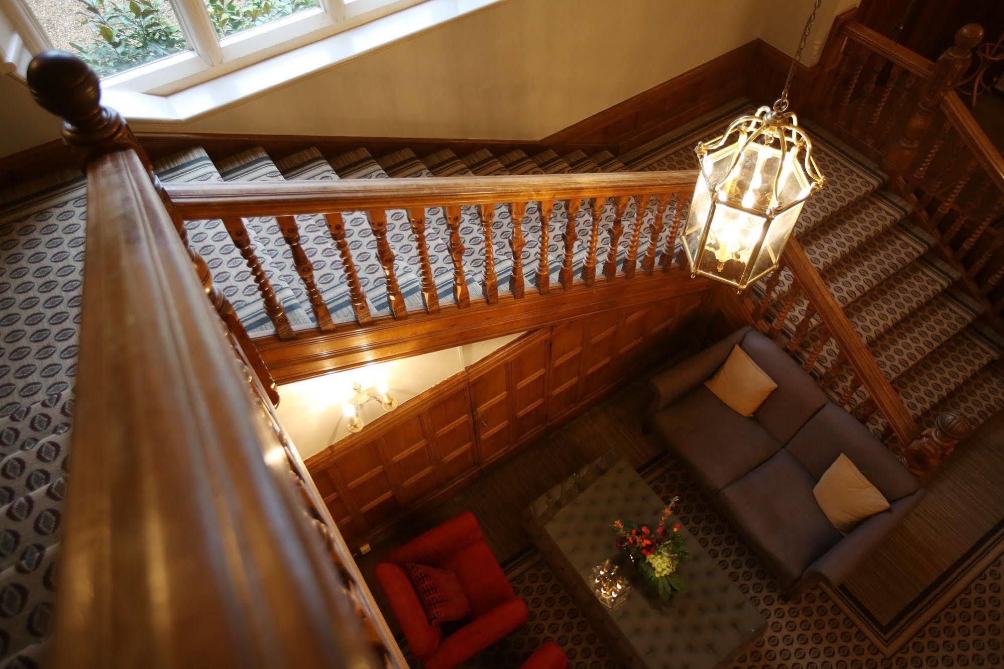 Hartsfield Manor Hotel Доркинг Екстериор снимка