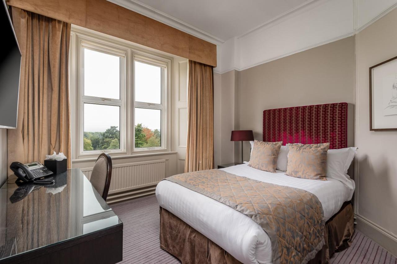 Hartsfield Manor Hotel Доркинг Екстериор снимка