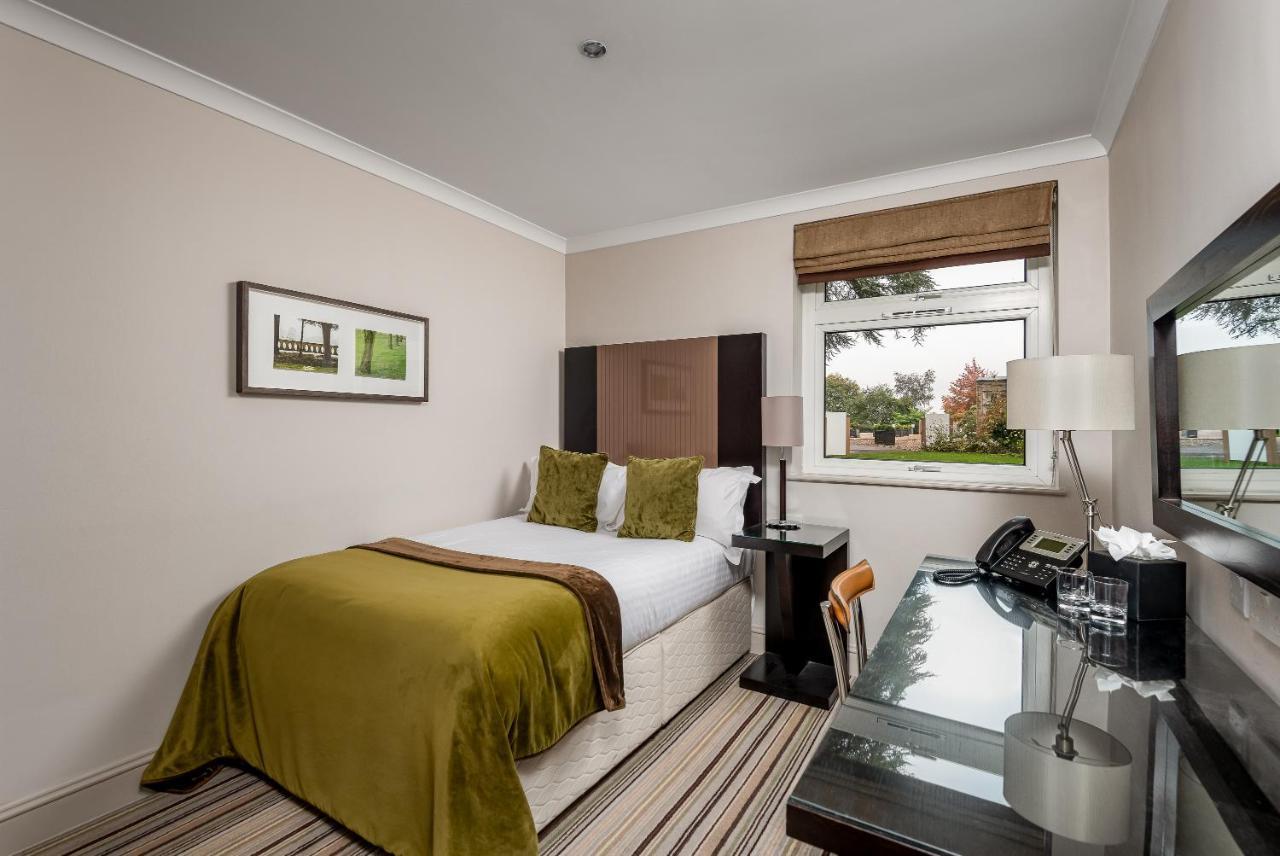 Hartsfield Manor Hotel Доркинг Екстериор снимка